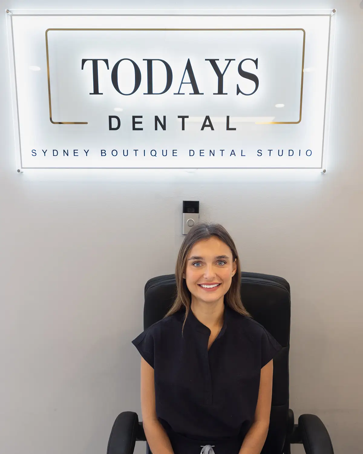 Homepage-Receptionist-Smiling